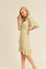 Load image into Gallery viewer, zSALE Grace Sweetheart Neck Ruched Short Sleeve Floral Print Dress - Yellow Multi
