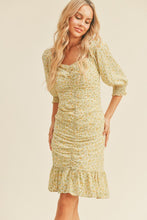 Load image into Gallery viewer, zSALE Grace Sweetheart Neck Ruched Short Sleeve Floral Print Dress - Yellow Multi
